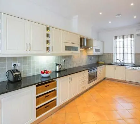 Vale Do Garrao Sleeps 8 With Pool Air Con And Wifi וילה קינטה דו לאגו